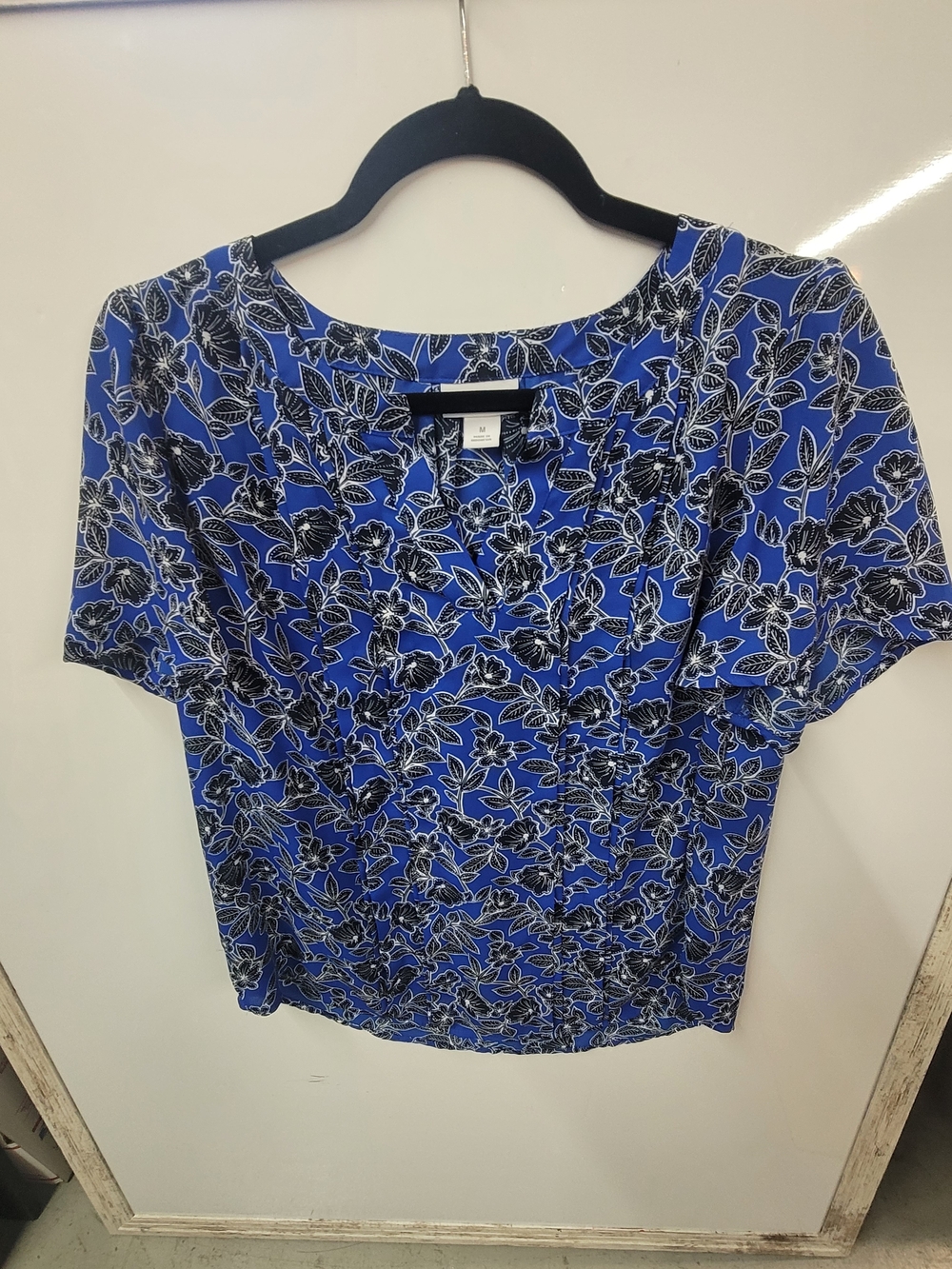 Liz Claiborne Royal Blue Floral Short Sleeve Blouse